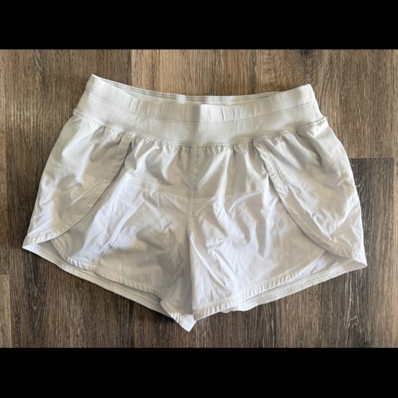 Lululemon Run Times - 3.5 inch inseam - Picture 2 of 4